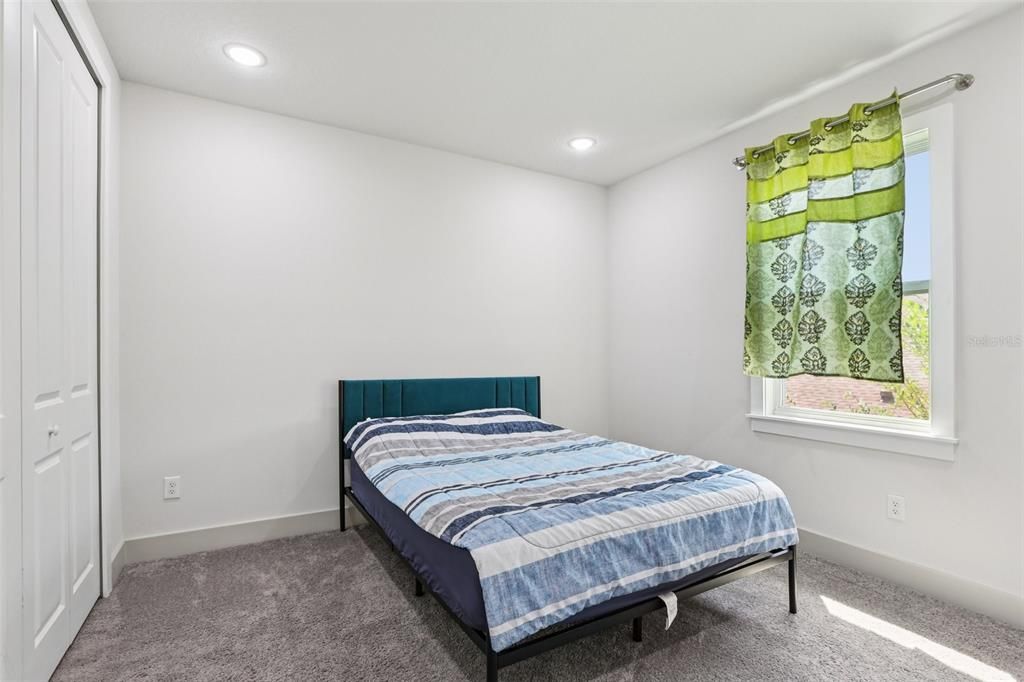 На продажу: $1,199,000 (6 спален, 4 ванн, 4854 Квадратных фут)