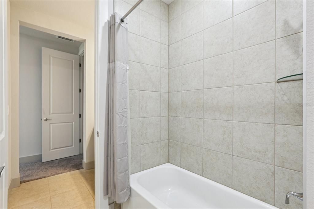 На продажу: $1,199,000 (6 спален, 4 ванн, 4854 Квадратных фут)