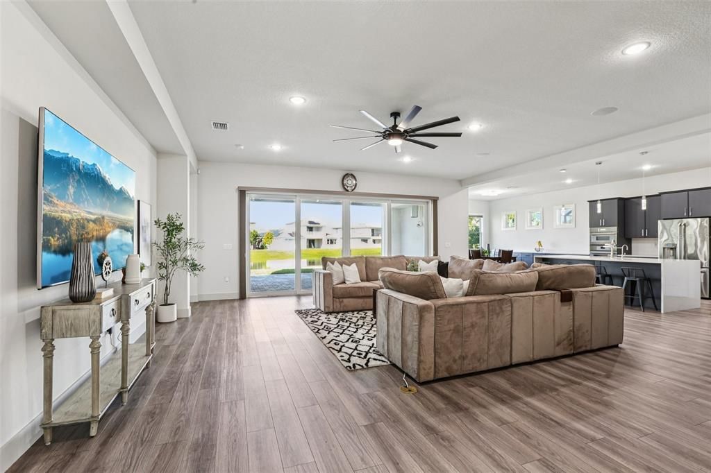 На продажу: $1,199,000 (6 спален, 4 ванн, 4854 Квадратных фут)