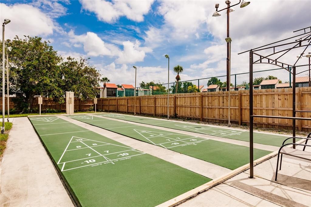 На продажу: $167,500 (2 спален, 1 ванн, 857 Квадратных фут)