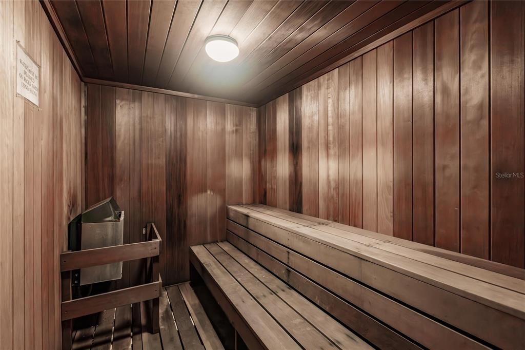 На продажу: $167,500 (2 спален, 1 ванн, 857 Квадратных фут)