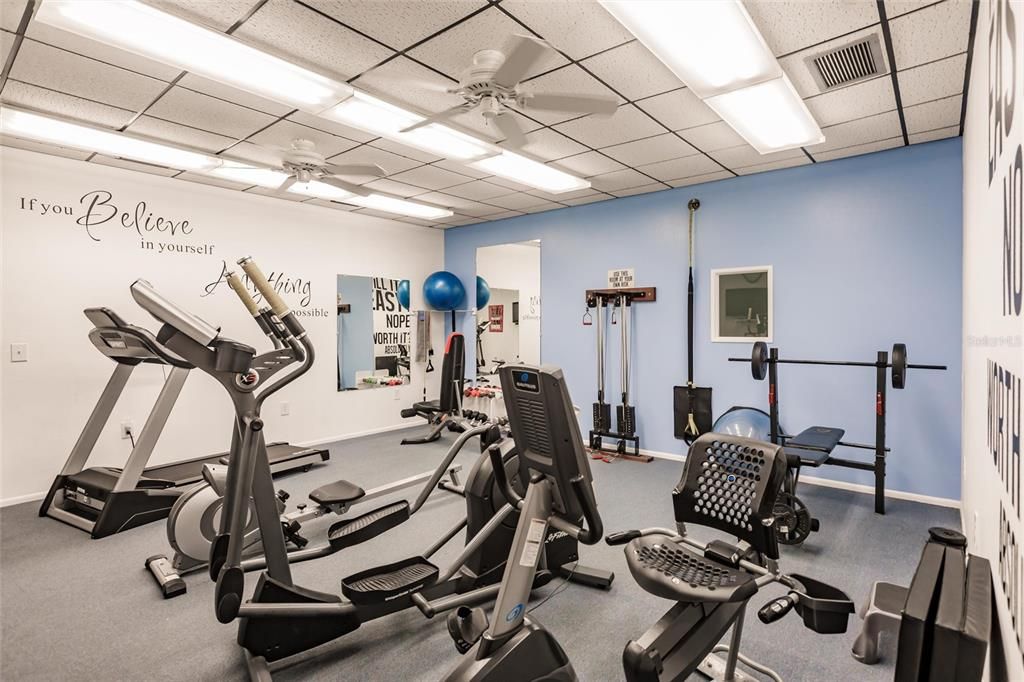 На продажу: $167,500 (2 спален, 1 ванн, 857 Квадратных фут)