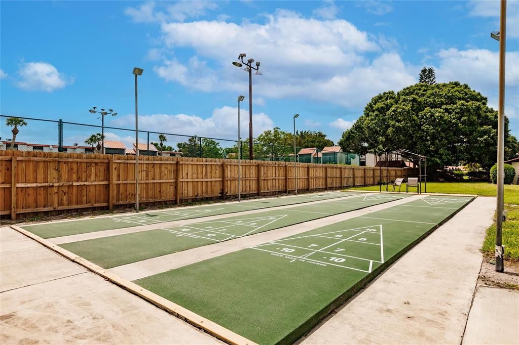 На продажу: $167,500 (2 спален, 1 ванн, 857 Квадратных фут)