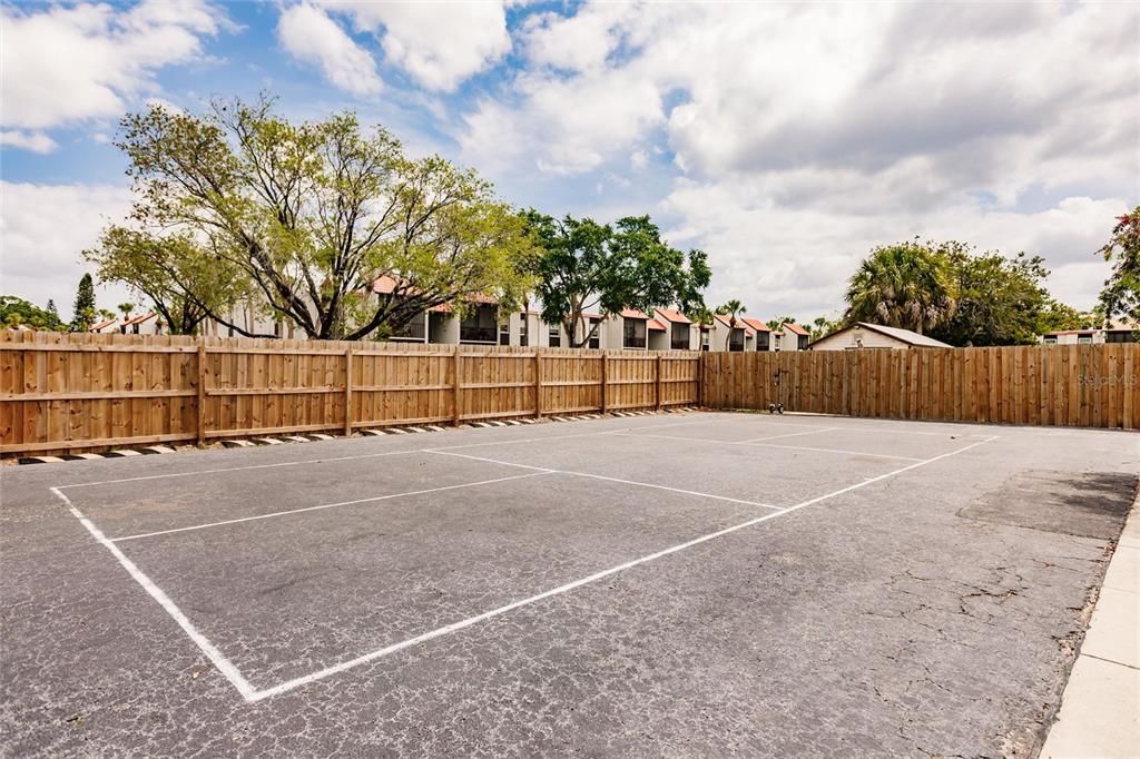 На продажу: $167,500 (2 спален, 1 ванн, 857 Квадратных фут)