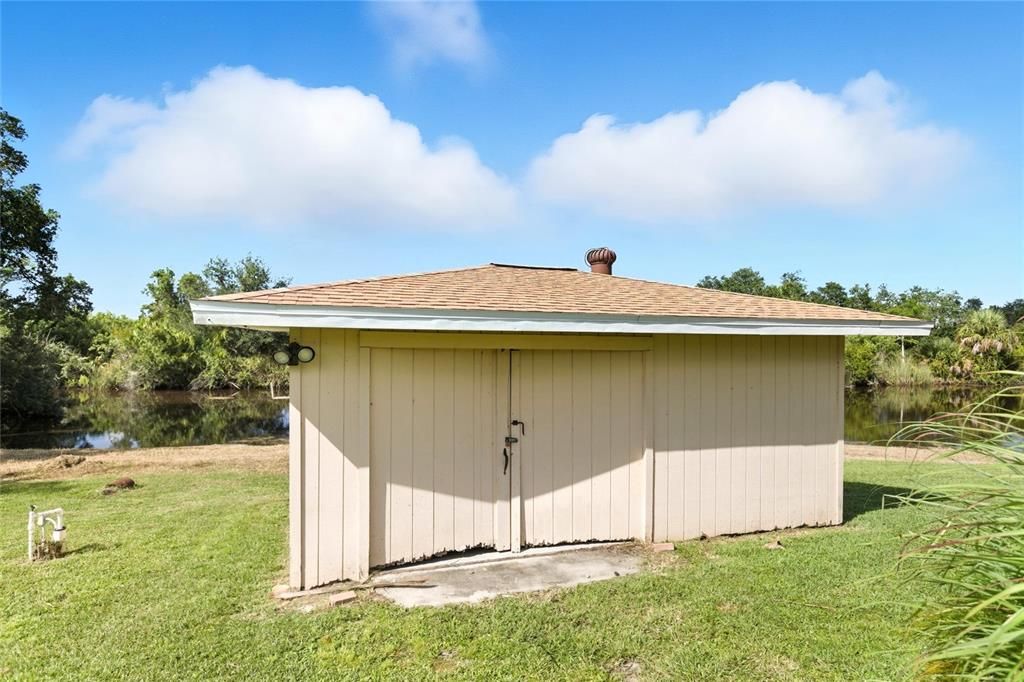 待售: $237,500 (2 贝兹, 2 浴室, 1064 平方英尺)