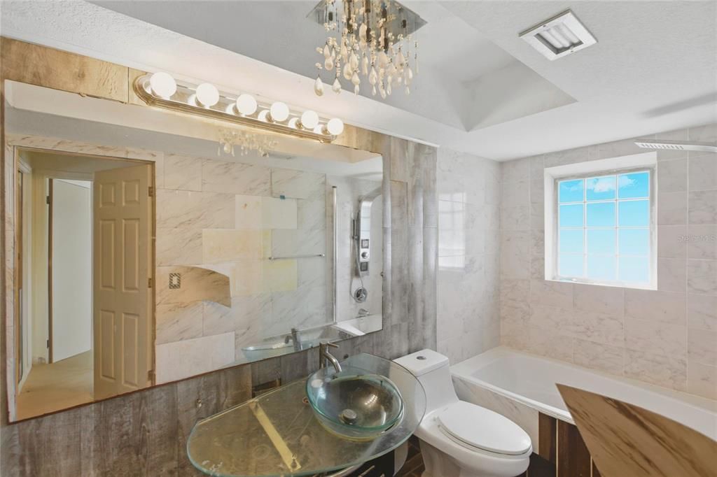 待售: $237,500 (2 贝兹, 2 浴室, 1064 平方英尺)