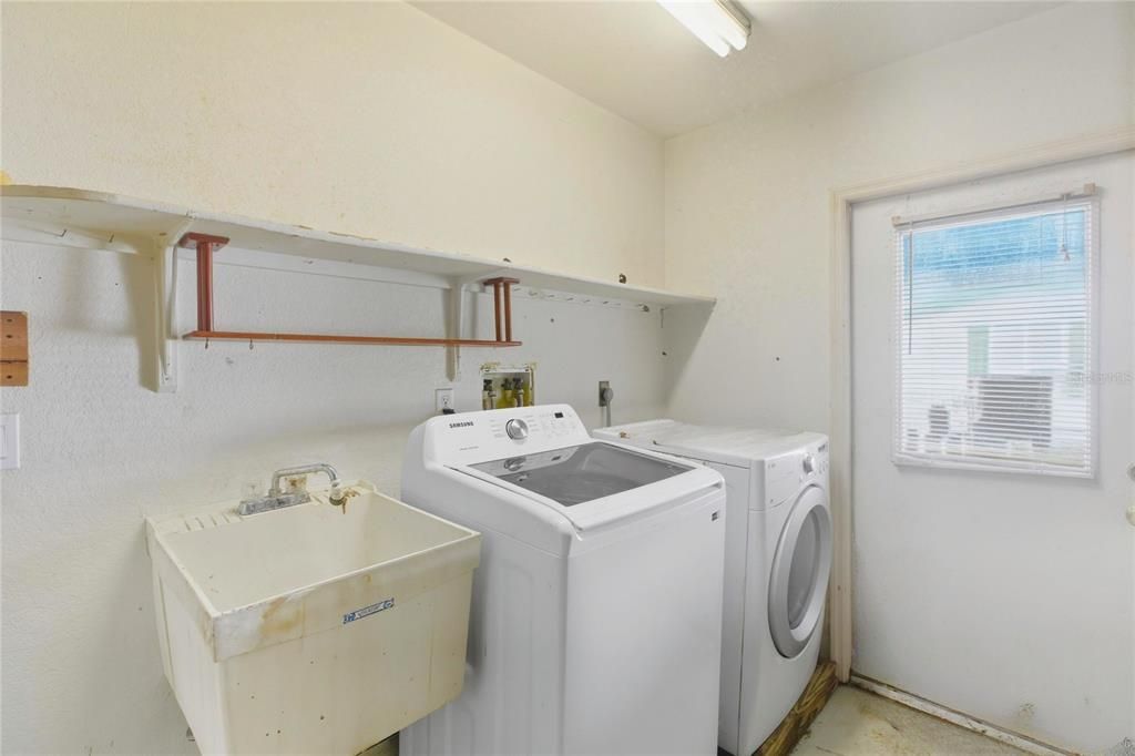 待售: $237,500 (2 贝兹, 2 浴室, 1064 平方英尺)