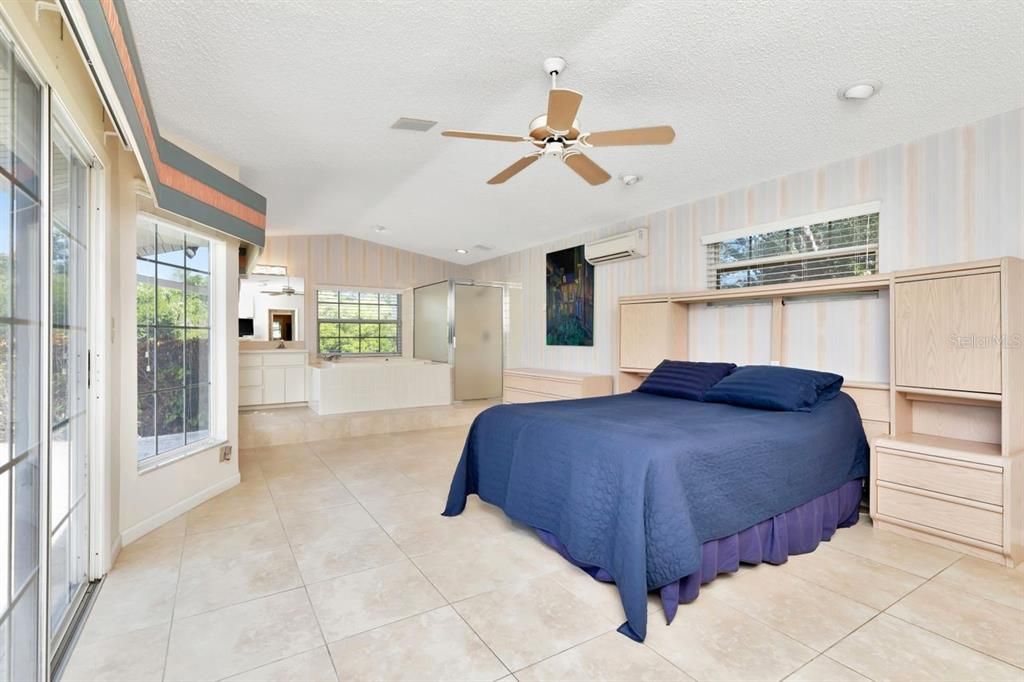 En Venta: $1,299,000 (4 camas, 3 baños, 2935 Pies cuadrados)