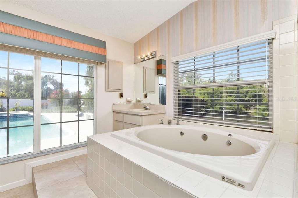 En Venta: $1,299,000 (4 camas, 3 baños, 2935 Pies cuadrados)