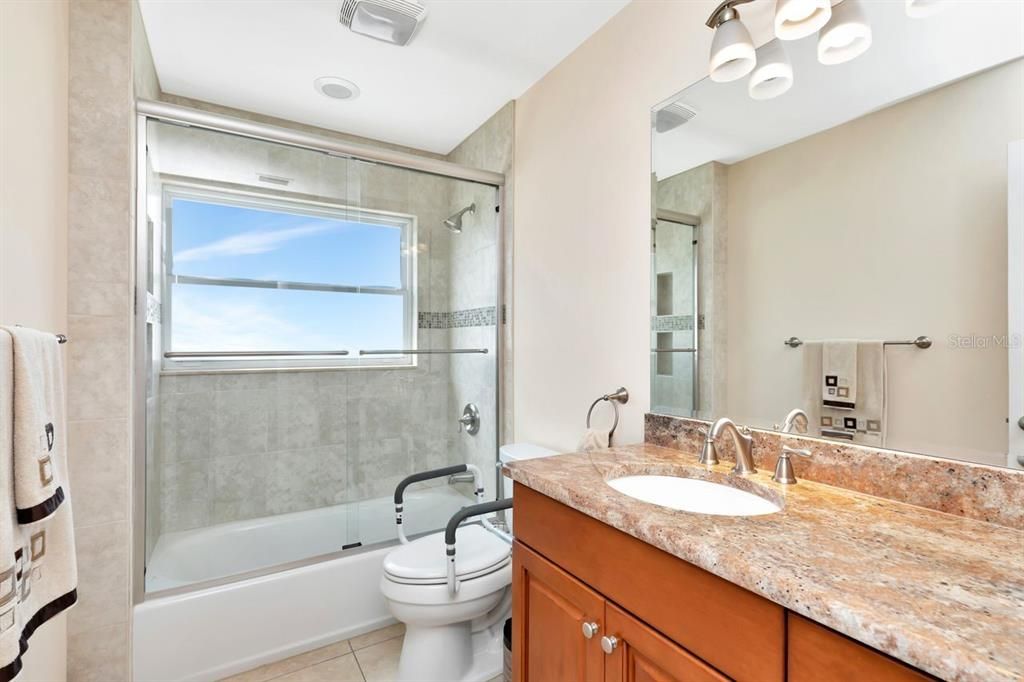 En Venta: $1,299,000 (4 camas, 3 baños, 2935 Pies cuadrados)