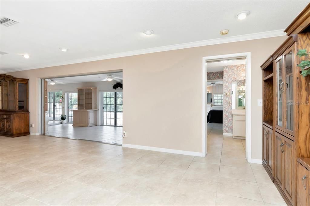 En Venta: $1,299,000 (4 camas, 3 baños, 2935 Pies cuadrados)