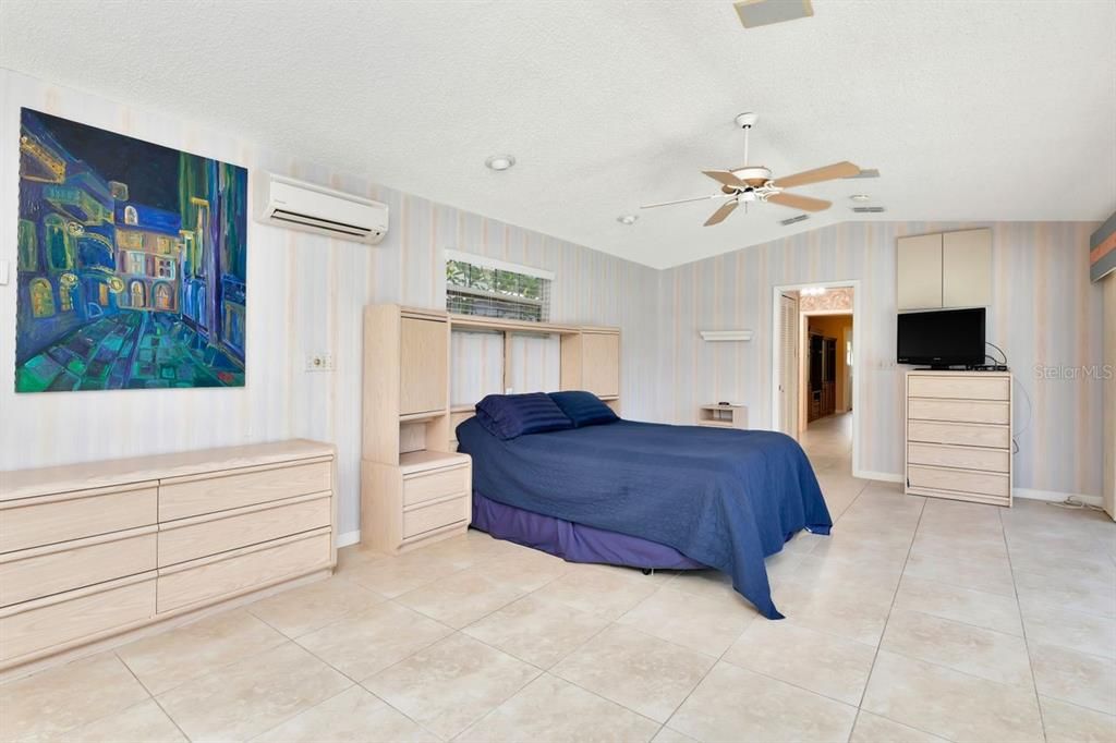 En Venta: $1,299,000 (4 camas, 3 baños, 2935 Pies cuadrados)