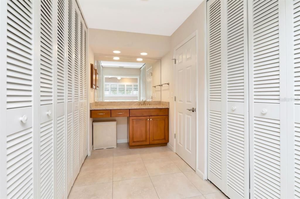 En Venta: $1,299,000 (4 camas, 3 baños, 2935 Pies cuadrados)