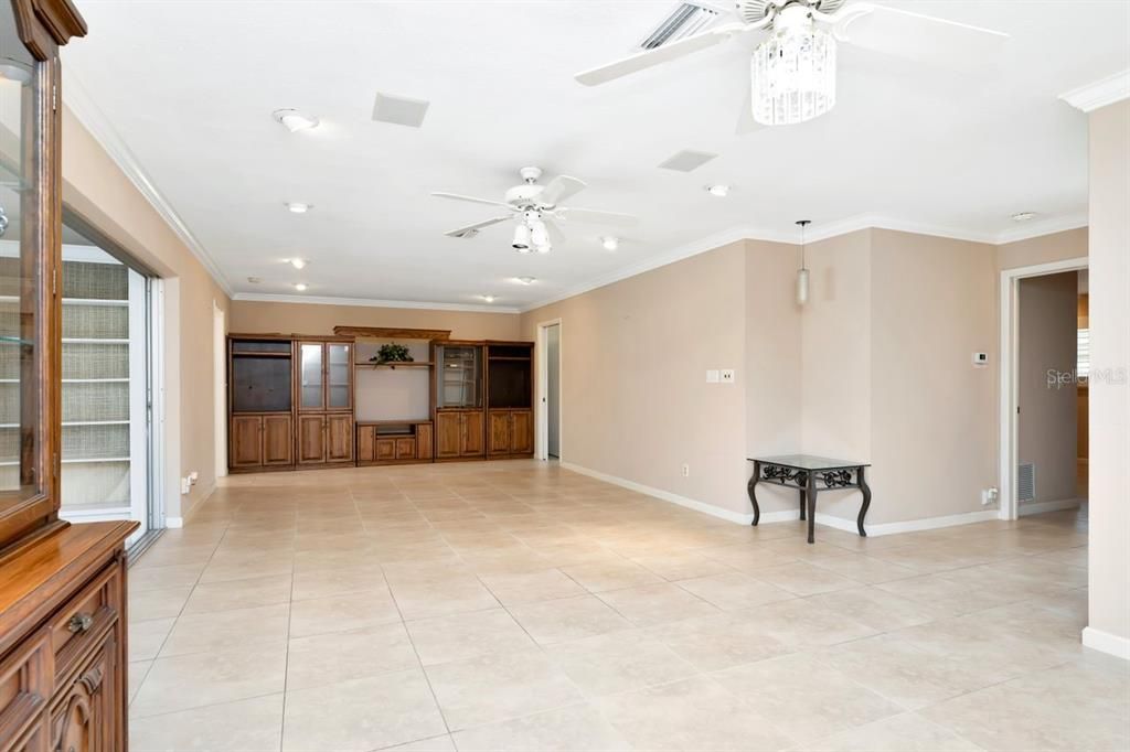 En Venta: $1,299,000 (4 camas, 3 baños, 2935 Pies cuadrados)