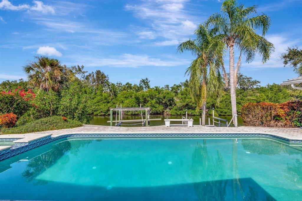 En Venta: $1,299,000 (4 camas, 3 baños, 2935 Pies cuadrados)