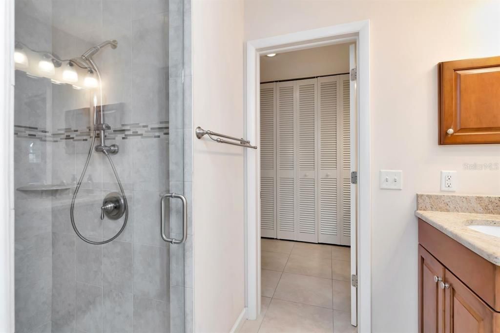 En Venta: $1,299,000 (4 camas, 3 baños, 2935 Pies cuadrados)