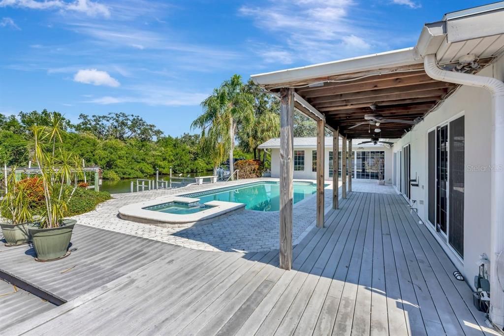 En Venta: $1,299,000 (4 camas, 3 baños, 2935 Pies cuadrados)