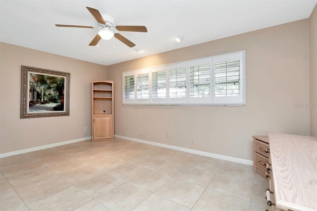 En Venta: $1,299,000 (4 camas, 3 baños, 2935 Pies cuadrados)