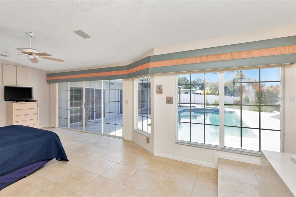 En Venta: $1,299,000 (4 camas, 3 baños, 2935 Pies cuadrados)