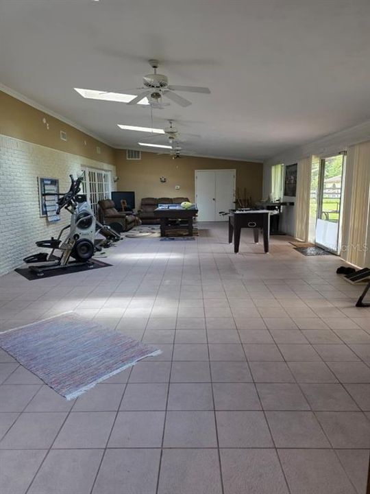 For Sale: $995,000 (4 beds, 2 baths, 4783 Square Feet)