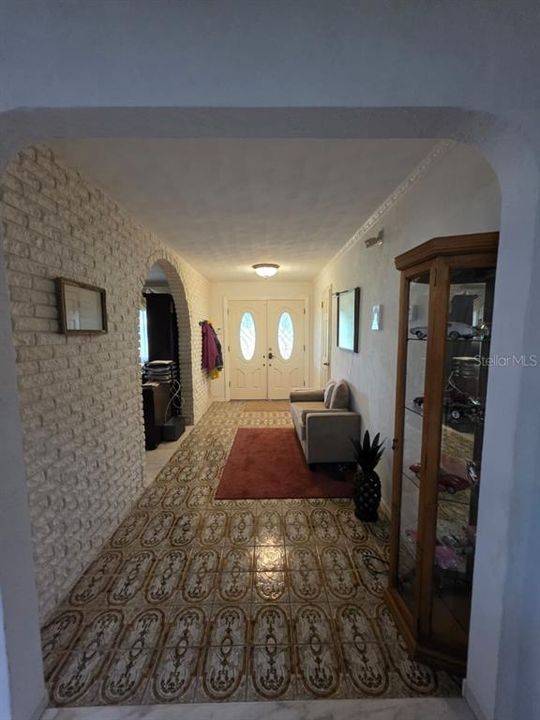 For Sale: $995,000 (4 beds, 2 baths, 4783 Square Feet)