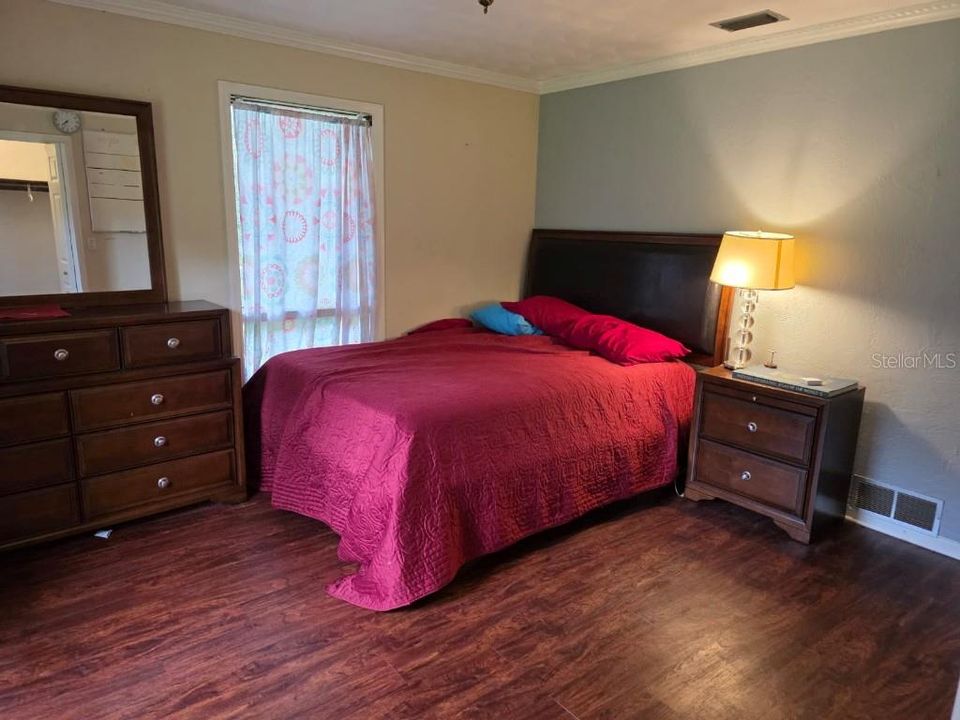 For Sale: $995,000 (4 beds, 2 baths, 4783 Square Feet)