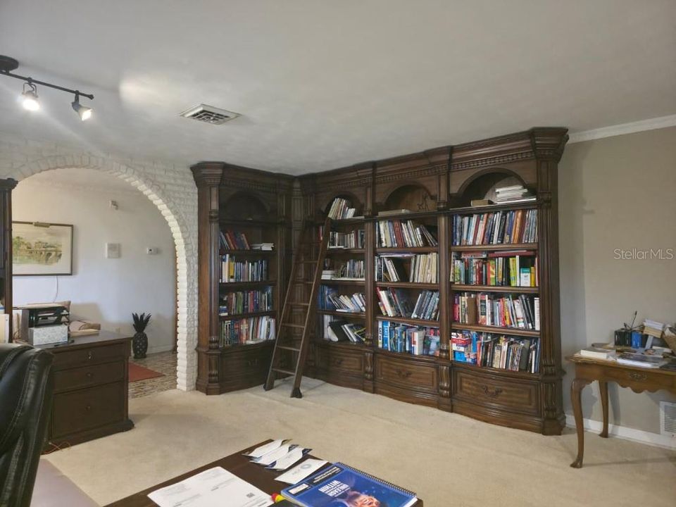 For Sale: $995,000 (4 beds, 2 baths, 4783 Square Feet)