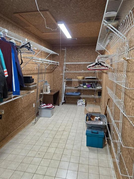 For Sale: $995,000 (4 beds, 2 baths, 4783 Square Feet)