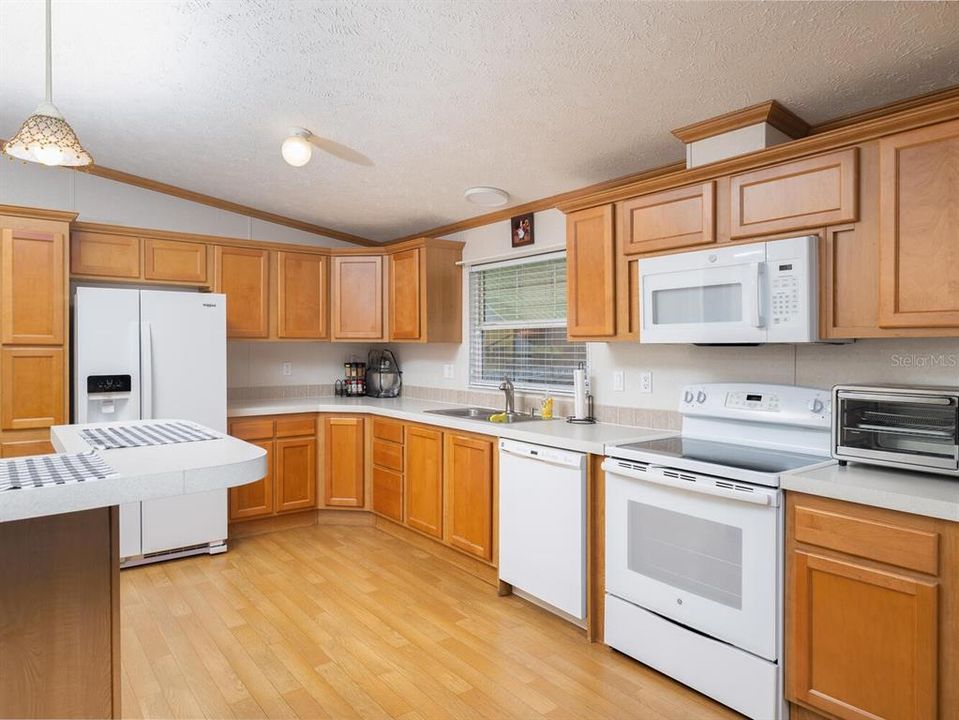 待售: $199,900 (3 贝兹, 2 浴室, 1800 平方英尺)