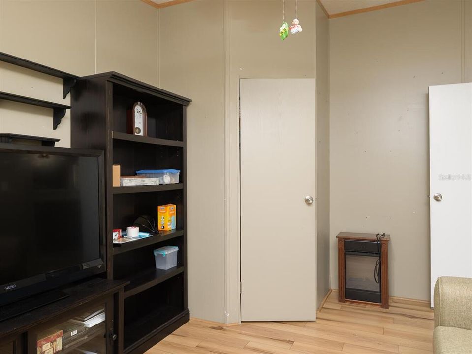 待售: $199,900 (3 贝兹, 2 浴室, 1800 平方英尺)