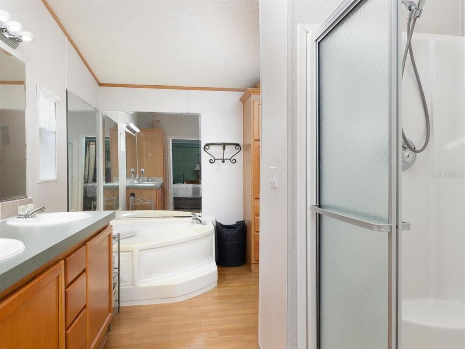 待售: $199,900 (3 贝兹, 2 浴室, 1800 平方英尺)