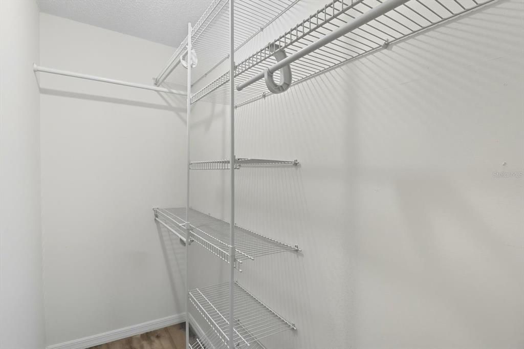 На продажу: $320,000 (2 спален, 2 ванн, 1434 Квадратных фут)