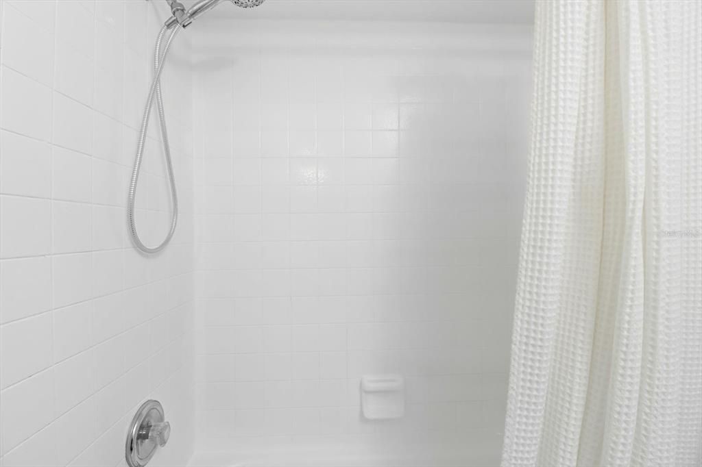 На продажу: $320,000 (2 спален, 2 ванн, 1434 Квадратных фут)