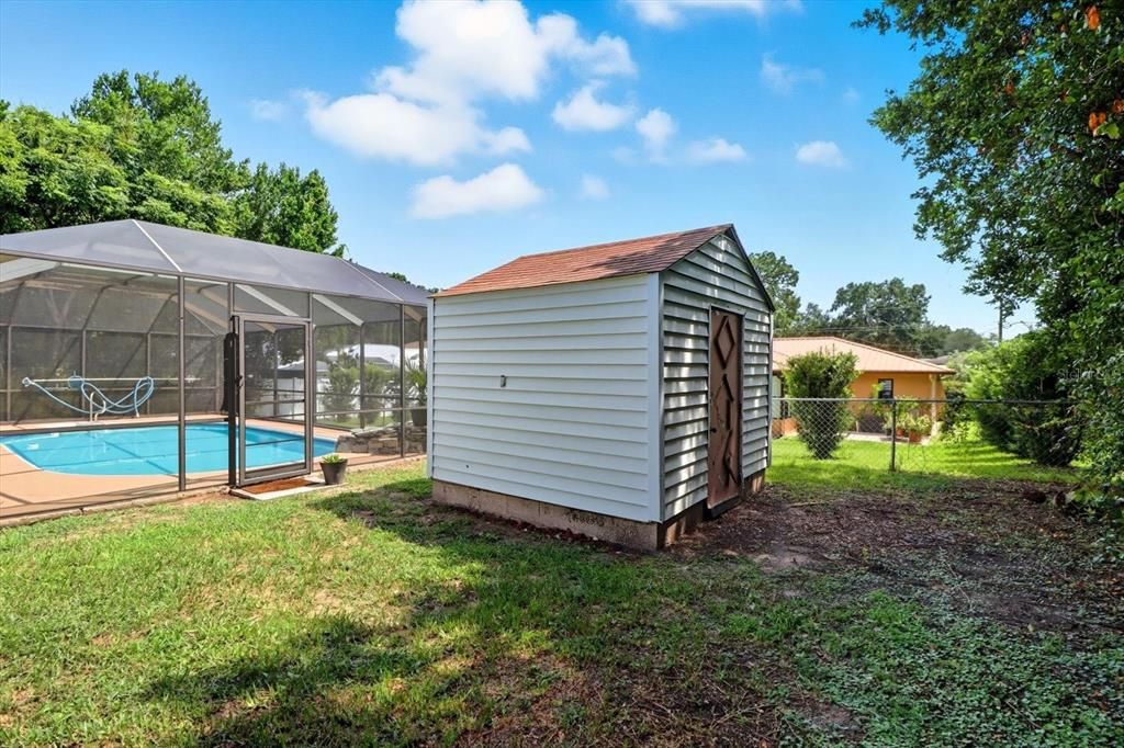 На продажу: $320,000 (2 спален, 2 ванн, 1434 Квадратных фут)