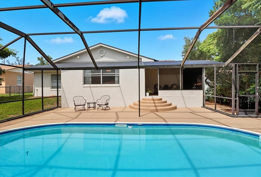 На продажу: $320,000 (2 спален, 2 ванн, 1434 Квадратных фут)