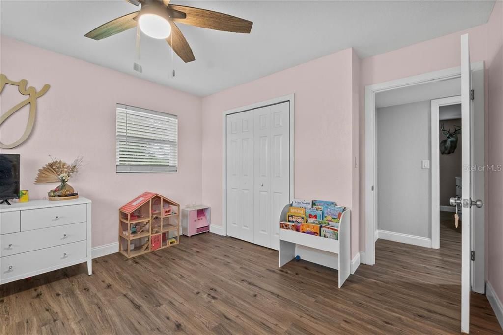 En Venta: $734,999 (4 camas, 3 baños, 2380 Pies cuadrados)