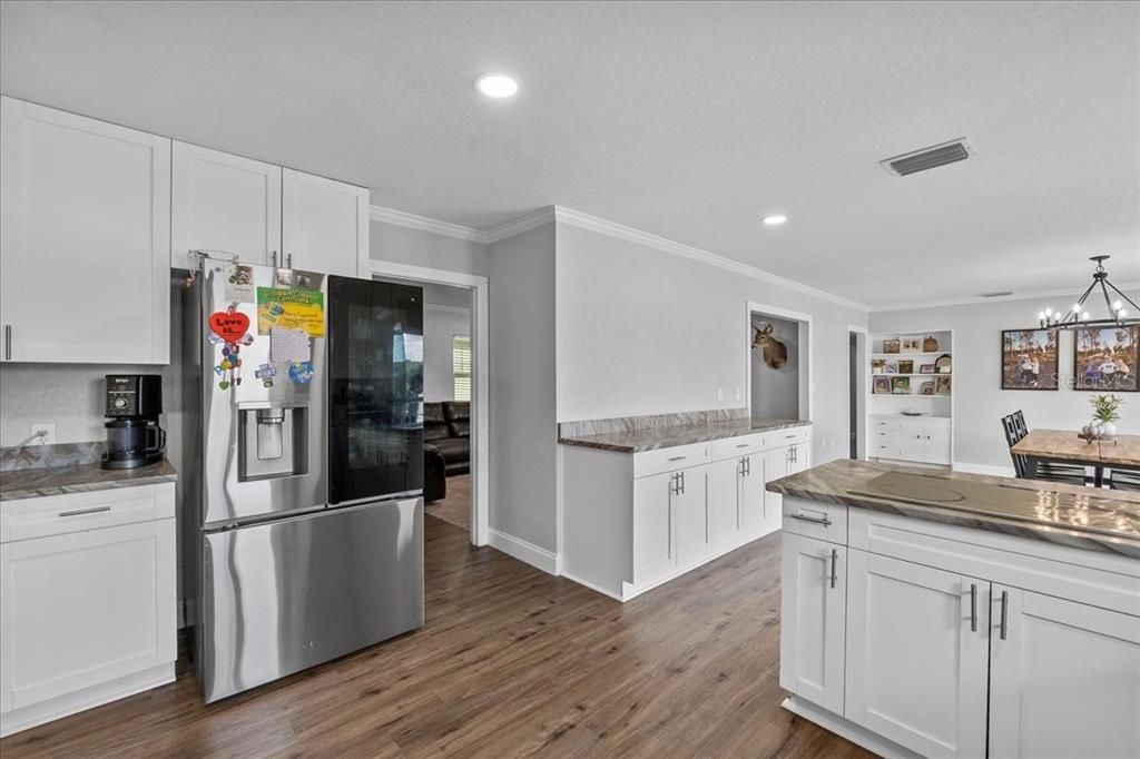 En Venta: $734,999 (4 camas, 3 baños, 2380 Pies cuadrados)