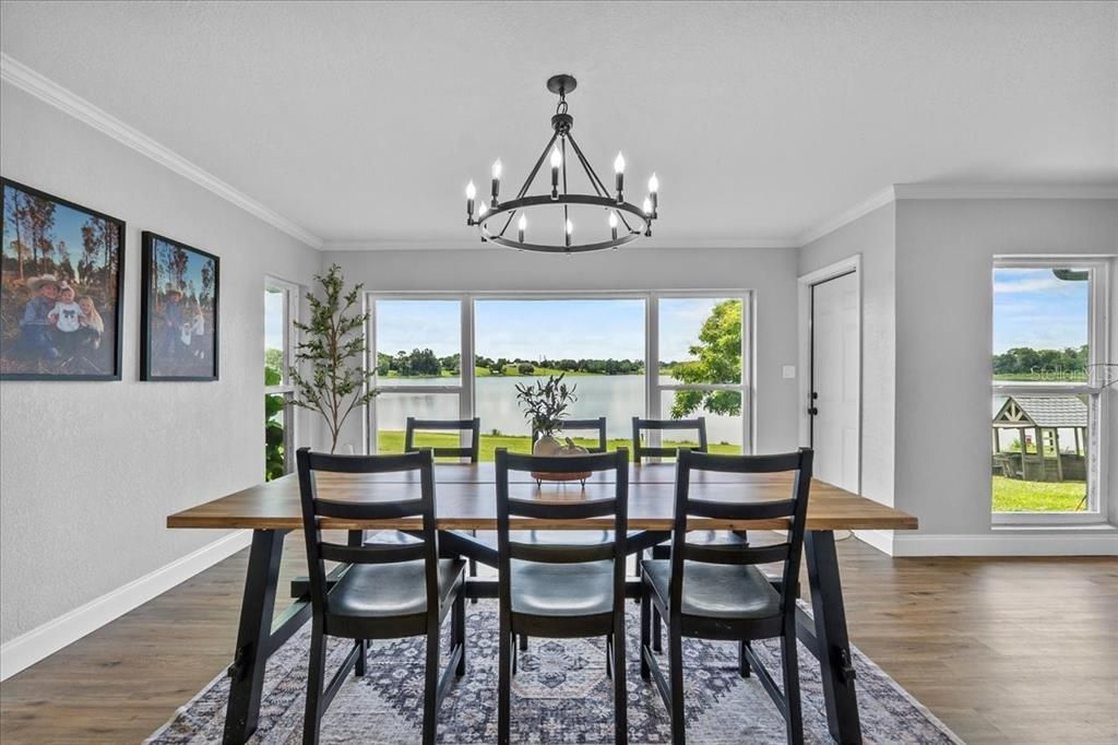 En Venta: $734,999 (4 camas, 3 baños, 2380 Pies cuadrados)