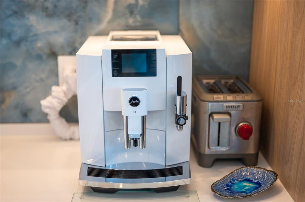 For Rent: $12,000 (2 beds, 2 baths, 1665 Square Feet)