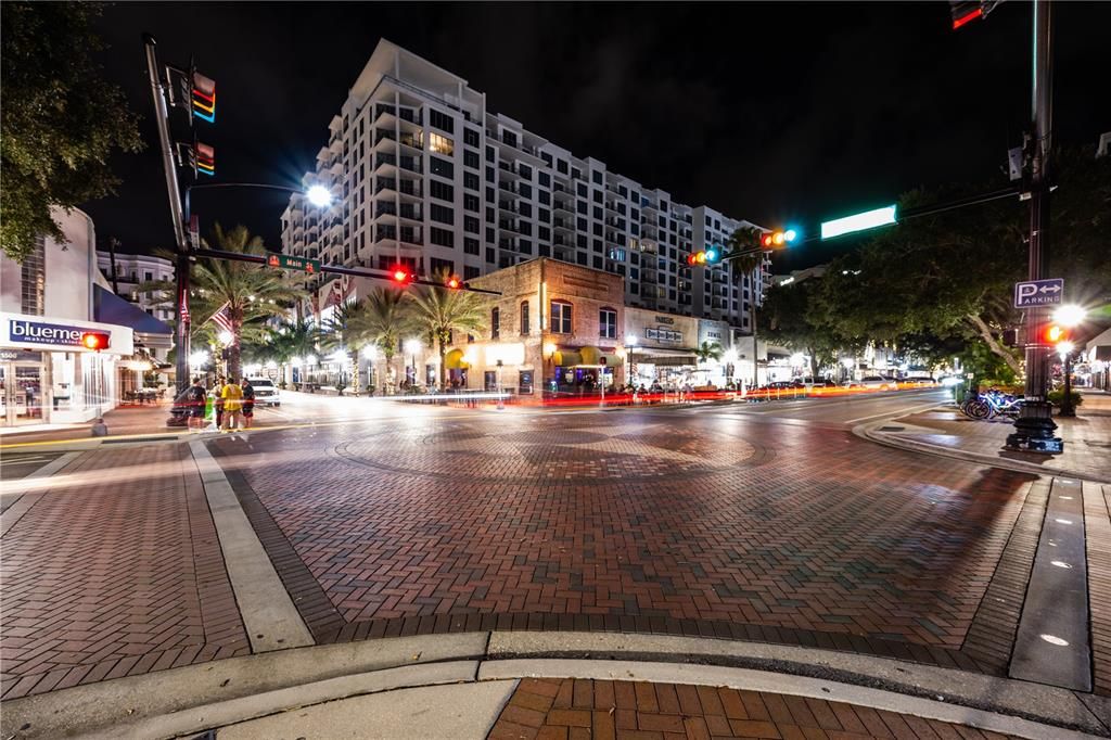 For Rent: $12,000 (2 beds, 2 baths, 1665 Square Feet)