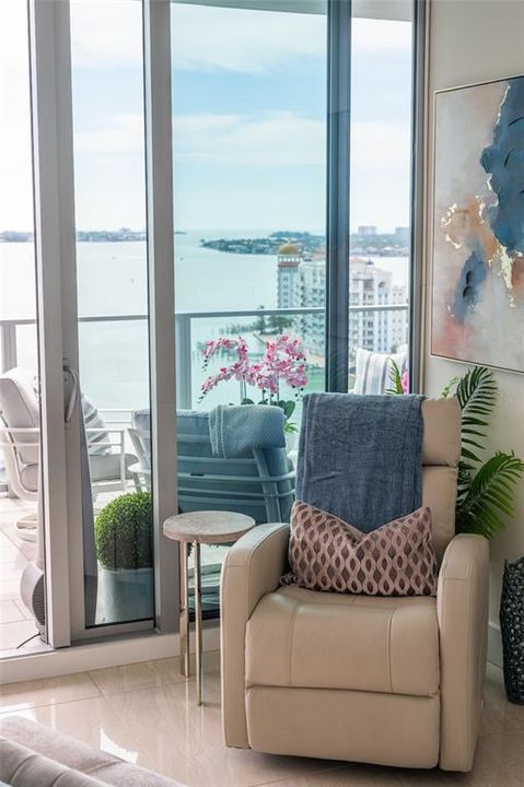 For Rent: $12,000 (2 beds, 2 baths, 1665 Square Feet)