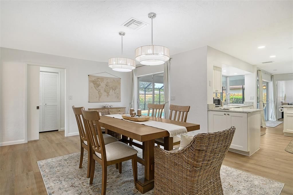 В аренду: $8,000 (3 спален, 2 ванн, 2084 Квадратных фут)