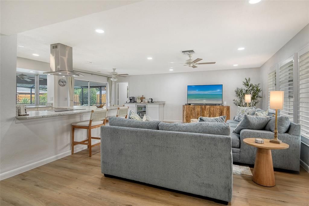 В аренду: $8,000 (3 спален, 2 ванн, 2084 Квадратных фут)