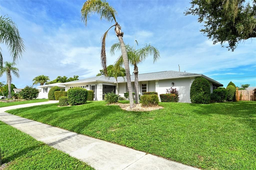 В аренду: $8,000 (3 спален, 2 ванн, 2084 Квадратных фут)