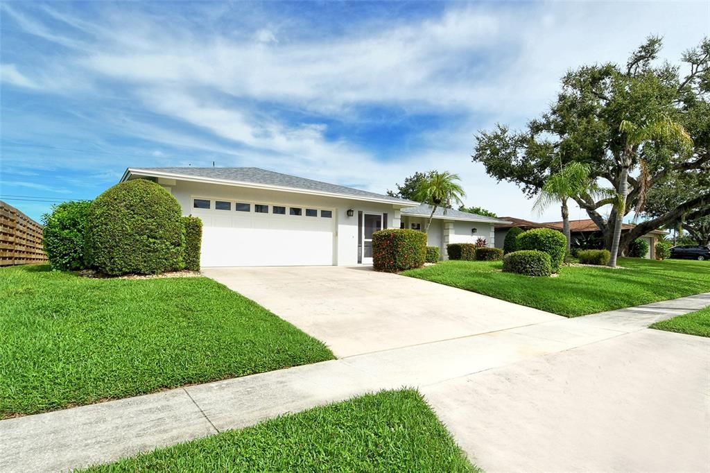 В аренду: $8,000 (3 спален, 2 ванн, 2084 Квадратных фут)