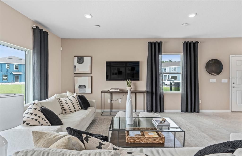 Active With Contract: $372,790 (3 beds, 2 baths, 1782 Square Feet)