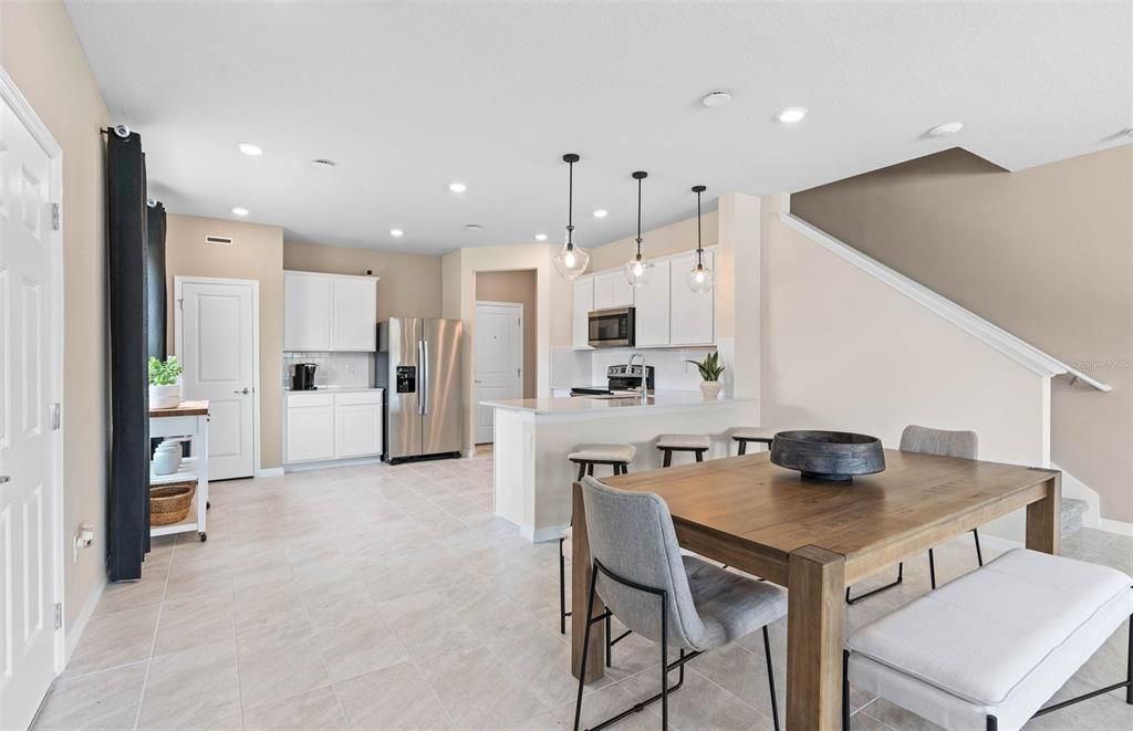 Active With Contract: $372,790 (3 beds, 2 baths, 1782 Square Feet)