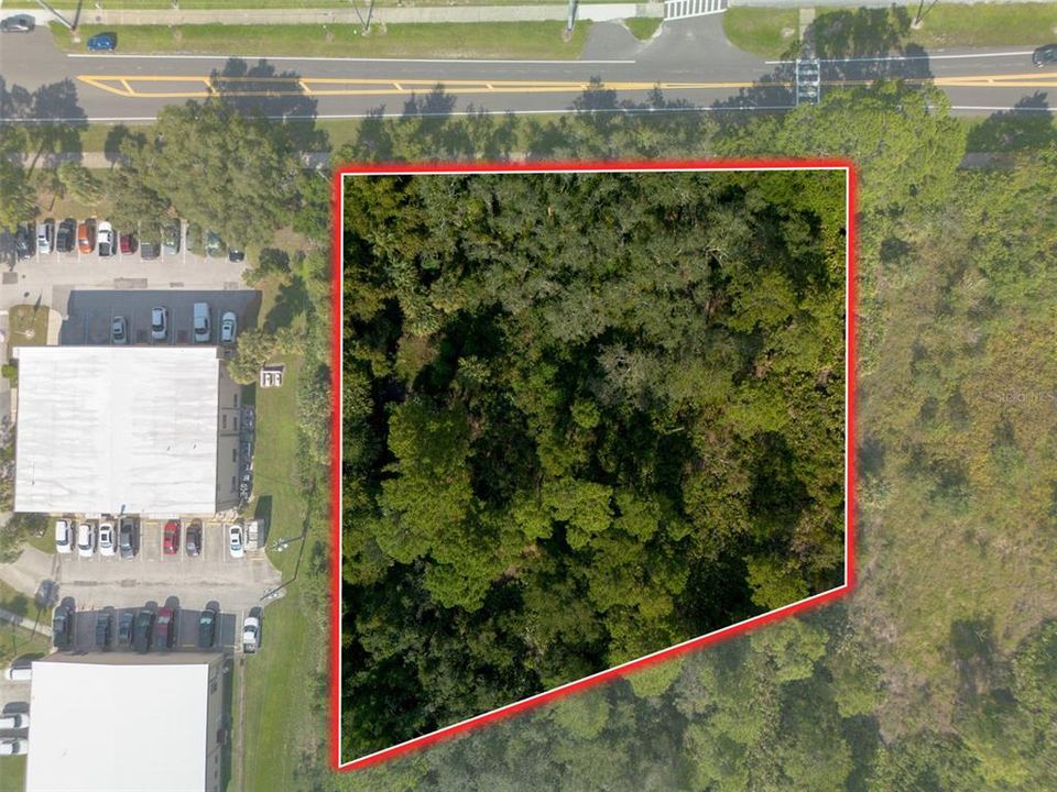 待售: $288,000 (0.83 acres)