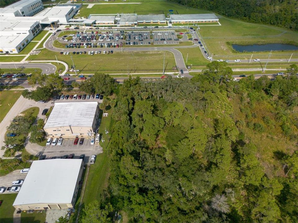 待售: $288,000 (0.83 acres)