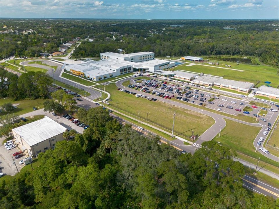 待售: $288,000 (0.83 acres)